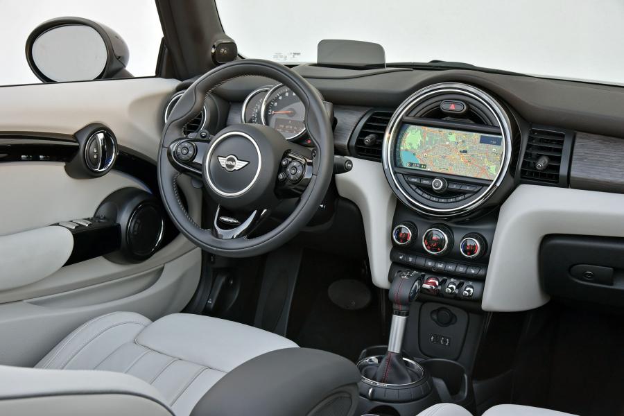  Mini Cooper S Cabrio 2016 года  (US) (фото 27 из 30)